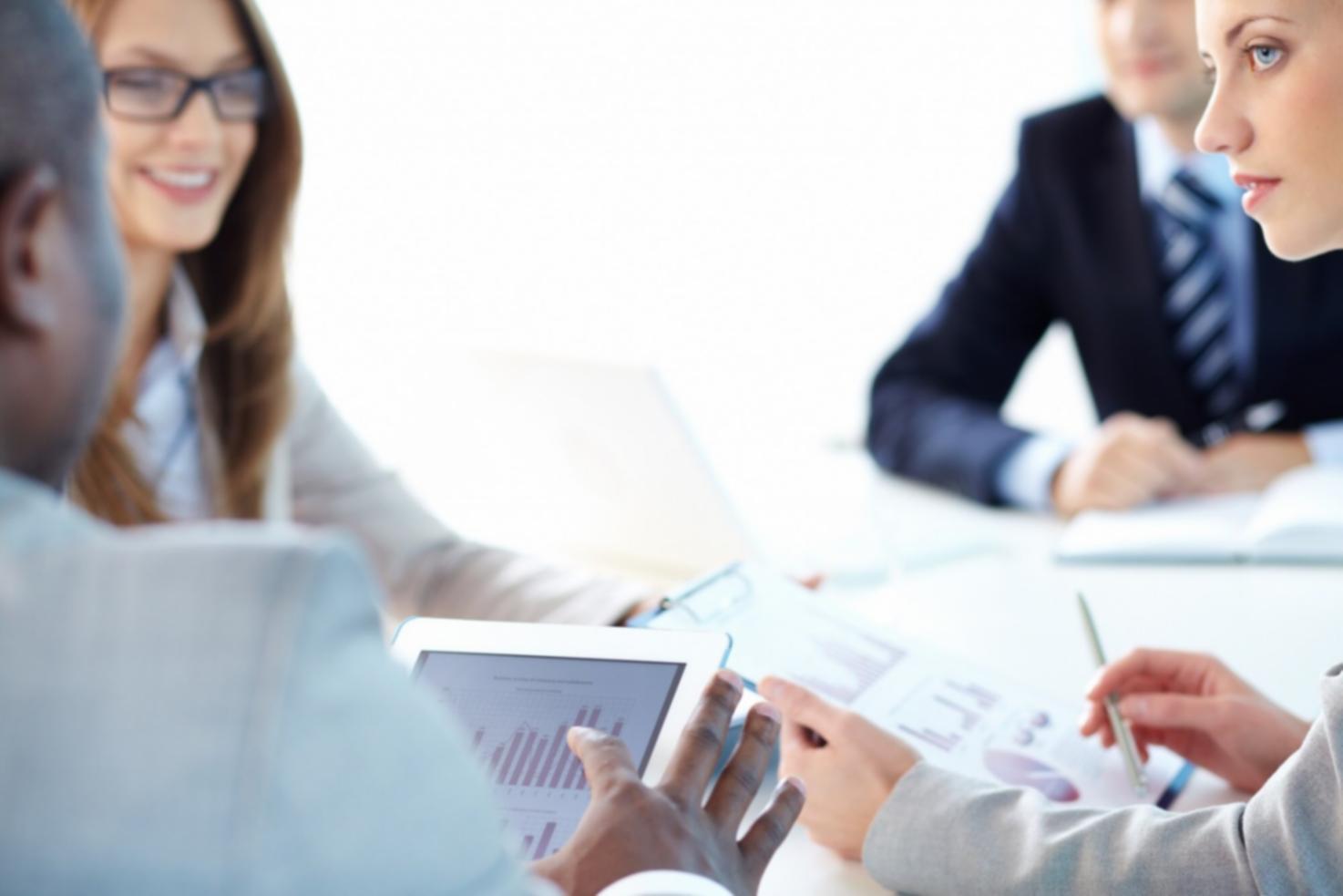 Espace de travail collaboratif avec analyse de données financières